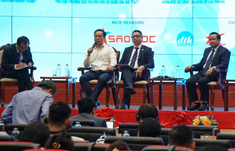 Chỉ 0,4% doanh nghiệp logistics chuyển đổi số đến cấp độ 6- Ảnh 4. Các đại biểu thảo luận nhiều giải pháp nhằm thúc đẩy ngành logistics Vùng đồng bằng sông Hồng - Ảnh: T.THẮNG