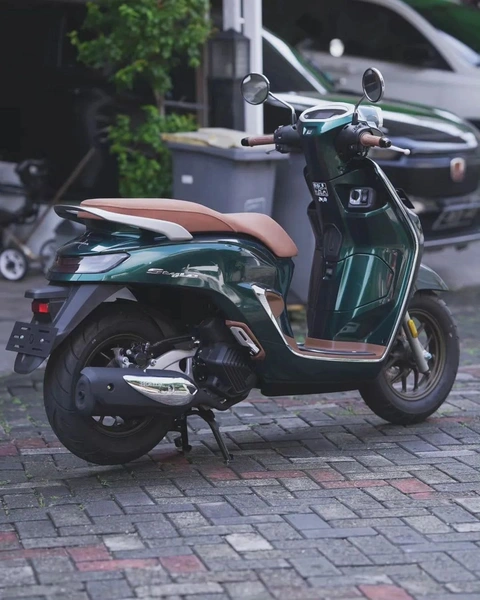 Honda Stylo 160 ấn định giá đến 75 triệu, cộng đồng mạng đánh giá quá chát- Ảnh 5. Honda Stylo 160 nịnh mắt với thiết kế thời trang, thân vuốt về sau điệu đà. Xe trang bị đèn pha LED hai tầng dạng lục giác, đèn định vị LED phía dưới mặt nạ hình chữ C, đèn hậu LED phân tầng - Ảnh: Honda