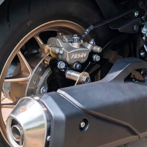 Honda Stylo 160 ấn định giá đến 75 triệu, cộng đồng mạng đánh giá quá chát- Ảnh 9. Honda Stylo 160 được trang bị động cơ eSP+ xi lanh đơn, dung tích 160cc, làm mát bằng dung dịch, phun xăng điện tử, đi kèm hộp số vô cấp. Động cơ này cho công suất 15 mã lực tại 8.500 vòng/phút, mô-men xoắn cực đại 13,8Nm tại 7.000 vòng/phút - Ảnh: Scootizens/Facebook