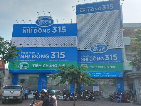 Đề phòng tay chân miệng như thế nào trong khi chờ đợi vắc xin?- Ảnh 1. Hệ thống Y tế Nhi đồng 315 - Tiêm chủng 315 tăng độ phủ rộng khắp các quận huyện của TP.HCM.