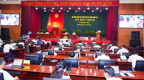 Hải Phòng giảm 50 đơn vị hành chính cấp xã giai đoạn 2023-2025- Ảnh 3. Các đại biểu HĐND TP Hải Phòng thông qua loạt đề án quan trọng tại kỳ họp thứ 16 diễn ra ngày 28-5 - Ảnh: T.THẮNG