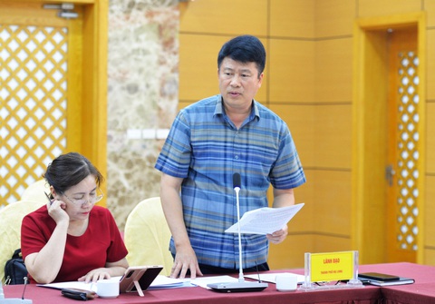 Trường công lập định thu học phí gần 1 triệu đồng/tháng, phụ huynh nói 'chấp nhận được'- Ảnh 2. Ông Nguyễn Ngọc Sơn - phó chủ tịch UBND TP Hạ Long - thông tin liên quan việc triển khai xây dựng đề án để Trường THCS Trọng Điểm có thể tự chủ 100% - Ảnh: T. THẮNG