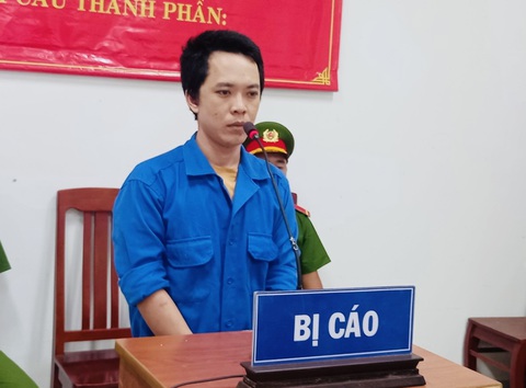 Bị cáo Trương Đức Hơn (28 tuổi, trú TP Phan Thiết, tỉnh Bình Thuận) bị Tòa án nhân dân tỉnh Phú Yên tuyên phạt tù chung thân về tội Bị cáo Trương Đức Hơn (28 tuổi, trú TP Phan Thiết, tỉnh Bình Thuận) bị Tòa án nhân dân tỉnh Phú Yên tuyên phạt tù chung thân về tội