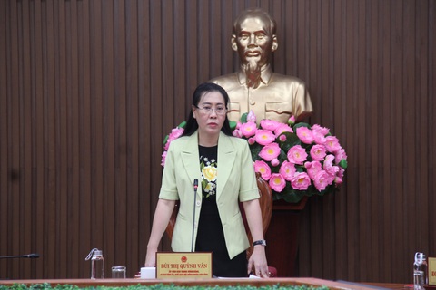 Đang chủ trì cuộc họp đường cao tốc, bí thư Quảng Ngãi kịp thời xin ý kiến Trung ương gỡ vướng- Ảnh 1. Bà Bùi Thị Quỳnh Vân, bí thư Tỉnh ủy Quảng Ngãi - Ảnh: TRẦN MAI