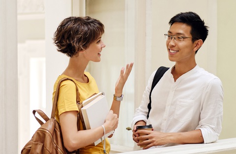 Với nhiều bạn trẻ, việc bộc lộ suy nghĩ cá nhân trở nên bình thường trong thời gian du học, nhưng lại có thể là “yếu điểm” của họ ở môi trường làm việc trong nước - Ảnh: HẠ ANH Với nhiều bạn trẻ, việc bộc lộ suy nghĩ cá nhân trở nên bình thường trong thời gian du học, nhưng lại có thể là “điểm yếu” của họ ở môi trường làm việc trong nước - Nguồn: FREEPIK
