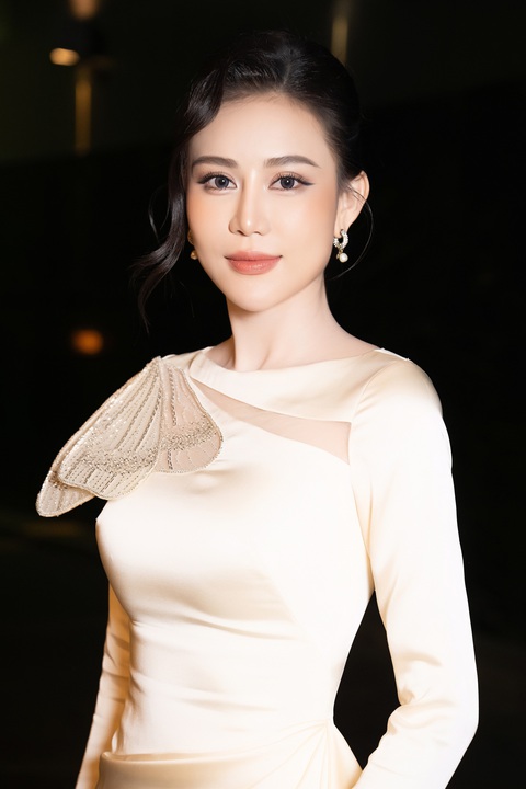Cao Thùy Trang tái xuất mi nhon, phủ nhận tin đồn bí mật kết hôn- Ảnh 2. Cao Thùy Trang bộc bạch: