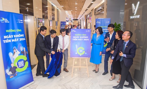 Các đại biểu tham gia sự kiện khởi động Ngày không tiền mặt 2024 tại TP.HCM vào chiều 28-5 - Ảnh: Q.ĐỊNH Các đại biểu tham gia sự kiện khởi động Ngày không tiền mặt 2024 tại TP.HCM vào chiều 28-5 - Ảnh: Q.ĐỊNH
