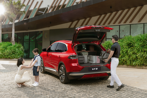 VinFast VF8 giành giải tại ASEAN NCAP- Ảnh 1. VinFast VF8 nhận 5 trên tổng số 6 giải thưởng về an toàn năm 2024 của ASEAN NCAP - Ảnh: Đ.H.