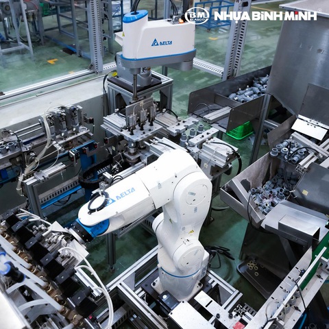 Trải nghiệm xanh tại nhà máy sản xuất ống nhựa- Ảnh 3. Nhựa Bình Minh áp dụng công nghệ tự động hóa hoàn toàn và khép kín
