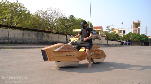 9X Bắc Ninh chế 'mô tô bay' bằng gỗ: Như bước ra từ phim viễn tưởng- Ảnh 1. Chiếc xe hai bánh độc đáo - Ảnh: ND - Motorcycles
