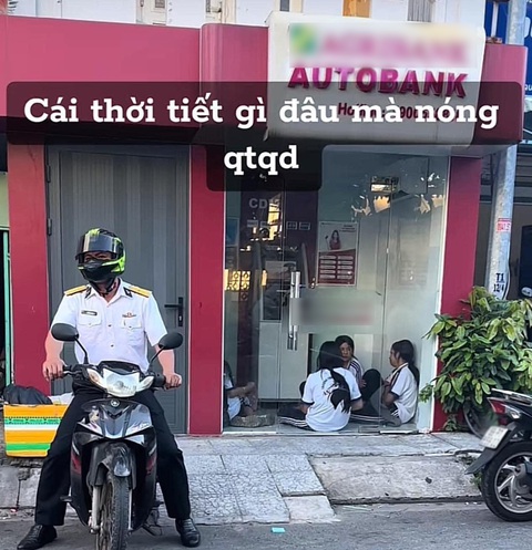 Ảnh vui 3-5: Chỗ tránh nóng 'lý tưởng' khi ngoài trời 40 độ C- Ảnh 1. Ngồi xíu