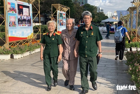 Niềm vui của các cựu chiến binh được gặp gỡ, chia sẻ - Ảnh: HOÀI PHƯƠNG Niềm vui của các cựu chiến binh được gặp gỡ, chia sẻ - Ảnh: HOÀI PHƯƠNG