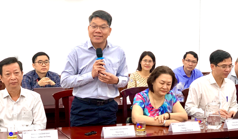 Đại học Quốc gia TP.HCM chọn 14 nhà khoa học trẻ đầu tiên chương trình VNU350- Ảnh 1. Các nhà khoa học đóng góp ý kiến tại tọa đàm giới thiệu chương trình VNU350 cuối tháng 2-2024 - Ảnh: TRẦN HUỲNH