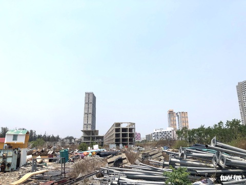 Hiện trạng dự án Cocobay mà Thành Đô đơn phương chấm dứt hợp đồng, bị yêu cầu báo cáo- Ảnh 5. Tại dự án này đã nảy sinh tranh chấp giữa chủ đầu tư và nhiều khách hàng - Ảnh: ĐOÀN CƯỜNG