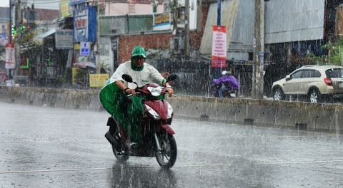 Cả ngày mong ngóng, dân mạng hẫng hụt đếm... giọt mưa- Ảnh 1. Người dân TP.HCM và nhiều tỉnh thành đang mong ngóng những cơn mưa lớn