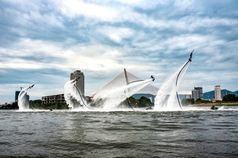 Hé lộ hình ảnh show diễn jetski và flyboard lần đầu tại Đà Nẵng- Ảnh 1. Các vận động viên