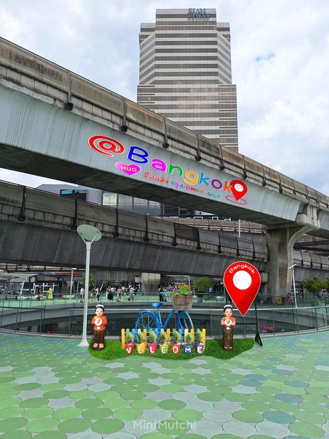 Du khách 'đu trend' đổi tên biểu tượng của Bangkok- Ảnh 5. Một thiết kế dòng chữ biểu tượng theo phong cách cá nhân.