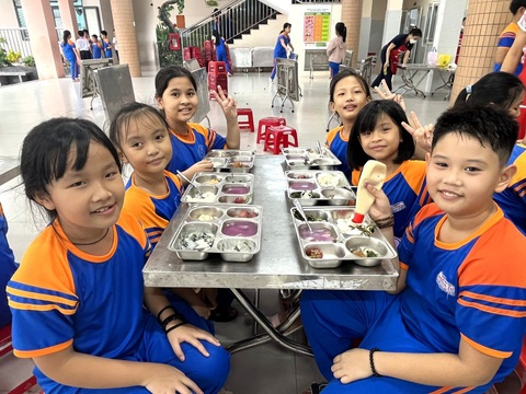 Trái ngọt từ những đột phá trong khoa học axit amin của Ajinomoto- Ảnh 5. Dự án Bữa ăn học đường giúp cải thiện tầm vóc cho học sinh thông qua bữa ăn bán trú dinh dưỡng