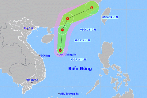 Áp thấp nhiệt đới ở quần đảo Hoàng Sa khả năng mạnh thêm, có đổ bộ vào Việt Nam?- Ảnh 1. Vị trí và hướng di chuyển áp thấp nhiệt đới - Ảnh: NCHMF