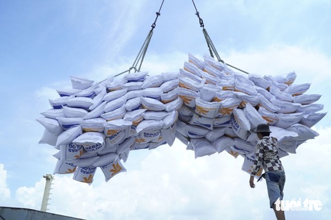 Lộc Trời trúng thầu 100.000 tấn gạo, có làm tăng giá lúa cho nông dân?- Ảnh 1. Lộc Trời đã trúng thầu 100.000 tấn gạo cung ứng cho Indonesia - Ảnh: LT