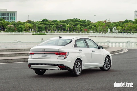 Chi tiết Hyundai Accent 2024 giá cao nhất 569 triệu đồng: Lột xác toàn diện trước Vios, City- Ảnh 5. Hyundai Accent 2024 lớn hơn đời trước với kích thước tổng thể 4.535 x 1.765 x 1.475 (mm). Trục cơ sở dài 2.670mm, gần bằng xe hạng C. Nhìn chung, các thông số kích thước trên Accent hơn Vios và City, nhưng chiều dài tổng thể ngắn hơn City 18mm.
