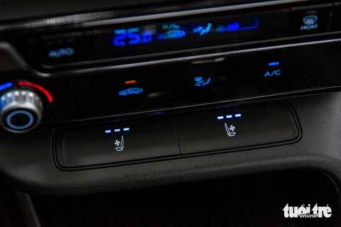 Chi tiết Hyundai Accent 2024 giá cao nhất 569 triệu đồng: Lột xác toàn diện trước Vios, City- Ảnh 13. Hyundai Accent 2024 là mẫu xe đầu tiên trong phân khúc sedan hạng B được trang bị tính năng làm mát hàng ghế trước, với 3 mức quạt gió khác nhau, rất hữu ích vào ngày hè ở Việt Nam.