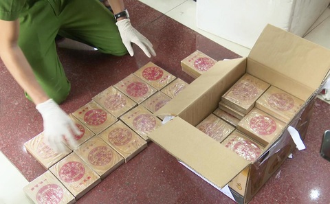 Bắt giữ 8 người vận chuyển 198kg ma túy từ Lào về Việt Nam- Ảnh 2. Các bánh heroin bị thu giữ - Ảnh: Bộ đội biên phòng cung cấp
