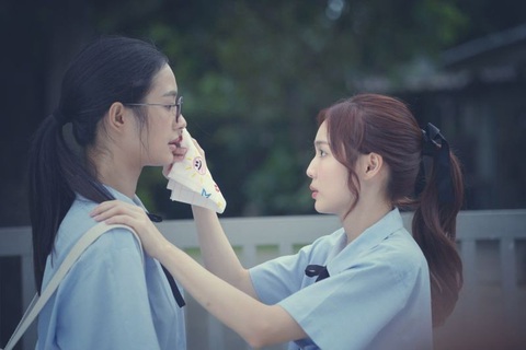 Mối tình của 2 nữ sinh trong 23,5 độ nghiêng: Như Trái đất nhìn về Mặt trời- Ảnh 1. Cảnh phim 23,5 độ nghiêng