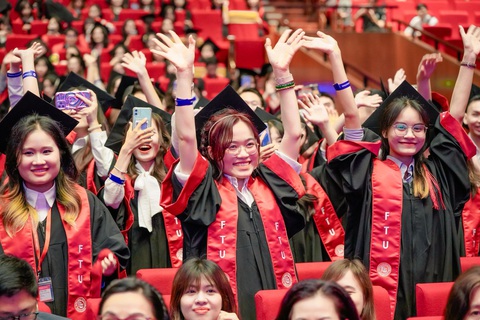 Nước mắt cha rơi trong ngày con tốt nghiệp- Ảnh 6. Niềm hạnh phúc của sinh viên trong ngày tốt nghiệp - Ảnh: N.T.