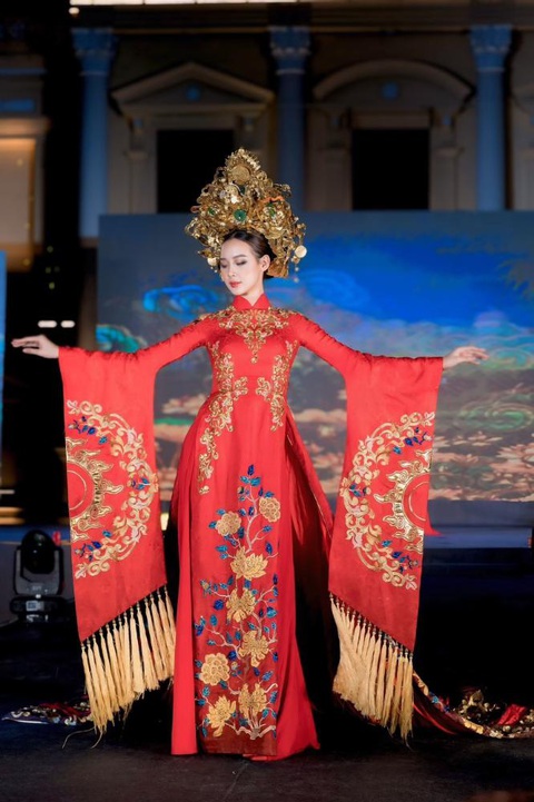 Miss Intercontinental 2022 Lê Nguyễn Bảo Ngọc Ý Như - mẫu nhí 9 tuổi thần thái catwark cùng Á hậu Du lịch Hương Ly- Ảnh 6.