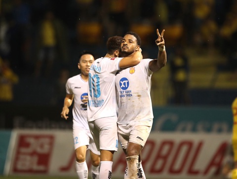 Ghi 11 bàn, Rafaelson là Cầu thủ xuất sắc nhất tháng 5 V-League 2023-2024- Ảnh 2. Rafaelson ghi đến 11 bàn thắng trong tháng 5 - Ảnh: NDFC