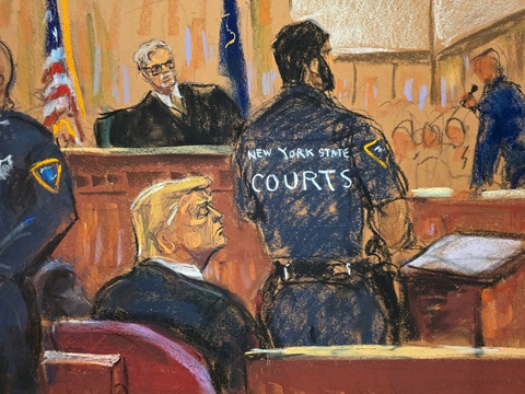 Bầu cử Mỹ: Nhiều cử tri đã quay lưng với ông Trump?- Ảnh 2. Phác thảo khoảnh khắc cựu tổng thống Mỹ Donald Trump nghe bồi thẩm đoàn tuyên có tội cho 34 tội danh, trong phiên tòa tại Tòa án Tối cao Manhattan ngày 30-5 - Ảnh: REUTERS