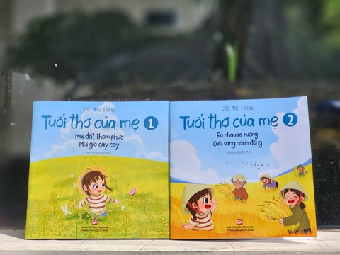 Tập thơ hai quyển Tuổi thơ của mẹ - Ảnh: Nhà xuất bản Tổng hợp TP.HCM Tập thơ hai quyển Tuổi thơ của mẹ - Ảnh: Nhà xuất bản Tổng Hợp TP.HCM