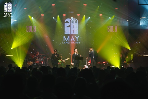Mây lang thang hé lộ chuỗi live concert 'chất lừ' mừng tuổi lên 5- Ảnh 3. Tuấn Ngọc - Lê Hiếu - Vũ. tại sân khấu Mây lang thang