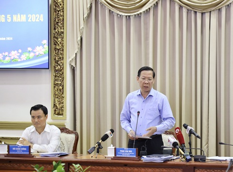 Chủ tịch Phan Văn Mãi chỉ đạo xử lý các nhà thầu chây ì trong tháng 6- Ảnh 1. Chủ tịch UBND TP.HCM Phan Văn Mãi chủ trì phiên họp - Ảnh: TTBC