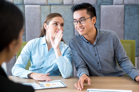 Những ngả đường du học trở về - Kỳ 4: Một thế hệ du học biết mình cần gì- Ảnh 2. Nhiều du học sinh phỏng vấn xin việc ở các công ty nước ngoài với dự kiến làm việc 1-2 năm trước khi về nước - Nguồn: FREEPIK