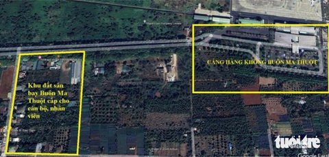 Khu vựv 4,4ha đất dọc đường Đam San vào sân bay được nguyên lãnh đạo cắt đất sân bay cấp cho cán bộ, nhân viên nay đã thành khu dân cư - Ảnh chụp vệ tinh Khu vực 4,4ha đất dọc đường Đam San vào sân bay được nguyên lãnh đạo cắt đất sân bay cấp cho cán bộ, nhân viên, nay đã thành khu dân cư - Ảnh chụp vệ tinh