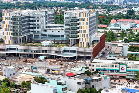 Cận cảnh 3 bệnh viện cửa ngõ TP.HCM sắp hoàn thành- Ảnh 11. Bệnh viện Đa khoa khu vực Thủ Đức tọa lạc tại số 64 đường Lê Văn Chí, phường Linh Trung, TP Thủ Đức đang hoàn thiện kế bên bệnh viện cũ.