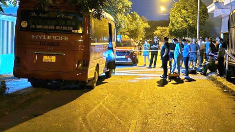 'Lỗ hổng' xe đưa đón học sinh, phải quy định trách nhiệm rõ ràng- Ảnh 1. Hiện trường vụ trẻ mầm non bị bỏ quên trên xe ở Thái Bình - Ảnh: KHÁNH LINH