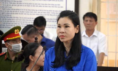 Trả hồ sơ vụ ‘nữ đại gia Vũng Tàu’ cho vay lãi nặng, rửa tiền- Ảnh 1. Nữ đại gia Vũng Tàu Lâm Thị Thu Trà tại tòa - Ảnh: ĐÔNG HÀ