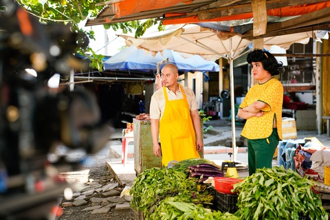 Cười ngả nghiêng với bộ ba lầy lội Duy Khương, Lê Nhân, Hữu Đằng trong 'Chợ tình'- Ảnh 3. Cười ngả nghiêng với bộ ba lầy lội Duy Khương, Lê Nhân, Hữu Đằng trong 'Chợ tình'- Ảnh 3.