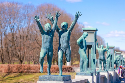 Công viên tượng khỏa thân độc nhất vô nhị ở Oslo- Ảnh 5. Muôn vàn sắc thái của con người được biểu đạt qua các tác phẩm - Ảnh: NGÔ TRẦN HẢI AN