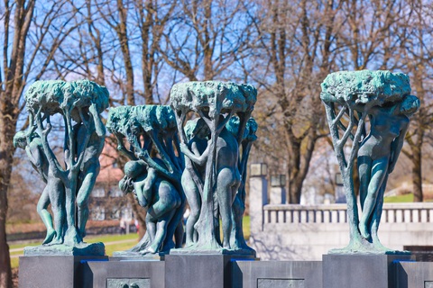 Công viên tượng khỏa thân độc nhất vô nhị ở Oslo- Ảnh 11. Những tác phẩm mang đến cho người xem sự chiêm nghiệm về ý nghĩa cuộc sống - Ảnh: NGÔ TRẦN HẢI AN