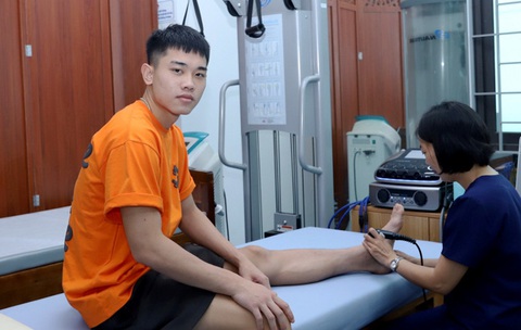 Đình Bắc nhắn tin xin về giúp CLB Quảng Nam- Ảnh 2. Đình Bắc hồi phục nhanh sau tổn thương dây chằng cổ chân phải - Ảnh: VFF