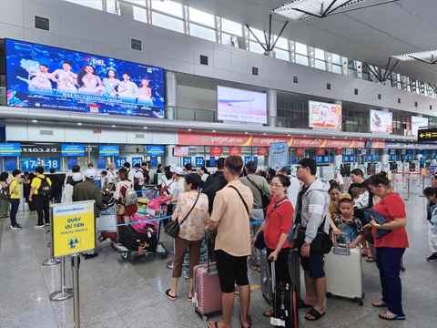 Ủy ban Cạnh tranh quốc gia vào cuộc vụ giá vé máy bay tăng cao- Ảnh 1. Giá vé máy bay nội địa