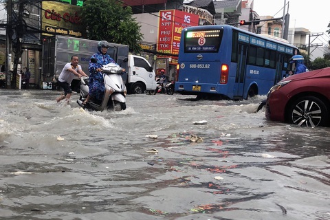 Dự án chống ngập hơn 23 tỉ đi vào hoạt động, ‘rốn ngập’ Biên Hòa vẫn lênh láng nước- Ảnh 1. Khu vực