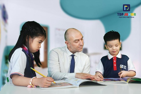Chuyên gia gợi ý cách chọn trung tâm tiếng Anh cho trẻ- Ảnh 2. Chuyên gia gợi ý cách chọn trung tâm tiếng Anh cho trẻ- Ảnh 2.