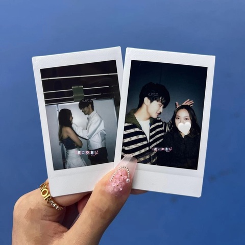 Bức ảnh người hâm mộ chụp với Mark (NCT) gây tranh cãi - Ảnh: Instagram Bức ảnh người hâm mộ chụp với Mark (NCT) gây tranh cãi - Ảnh: Instagram