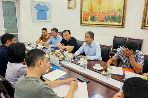 Thắt chặt an ninh trận tuyển Việt Nam gặp Philippines- Ảnh 1. VFF họp bàn công tác an ninh cho trận Việt Nam - Philippines sáng 31-5 - Ảnh: VFF