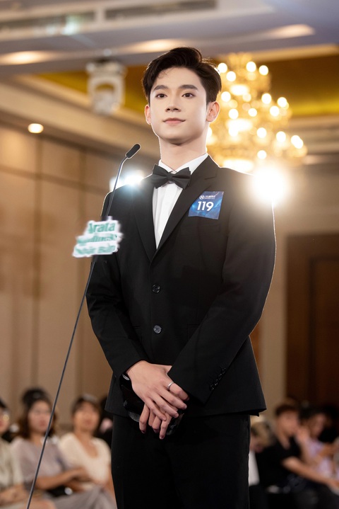 Dương Hoàng Hải là thí sinh nhỏ tuổi nhất cuộc thi. Anh sinh năm 2005. Đây là lần đầu anh tham gia cuộc thi nam vương cấp quốc gia - Ảnh: BTC Dương Hoàng Hải là thí sinh nhỏ tuổi nhất cuộc thi. Anh sinh năm 2005. Đây là lần đầu anh tham gia cuộc thi nam vương cấp quốc gia